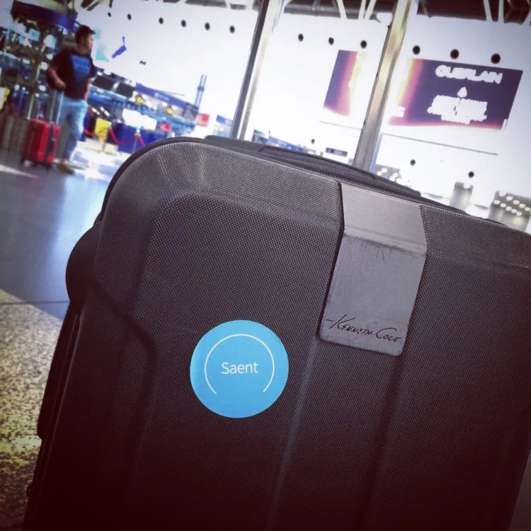 daily routine saent suitcase